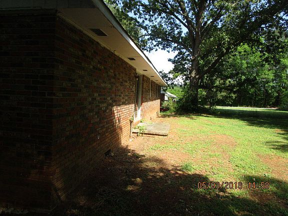 3rd image of 120 Old Ninety Six Hwy