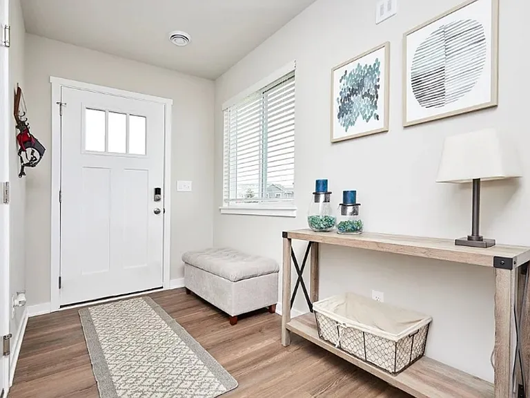 9656 Heightsview Dr — Photo 2
