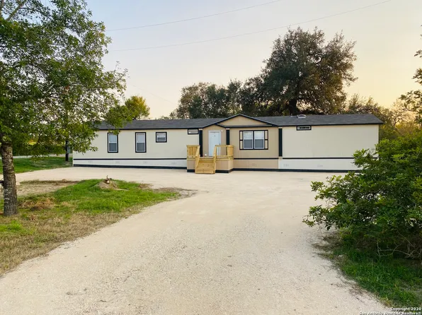 50 CURVIER RD, Poteet, TX 78065