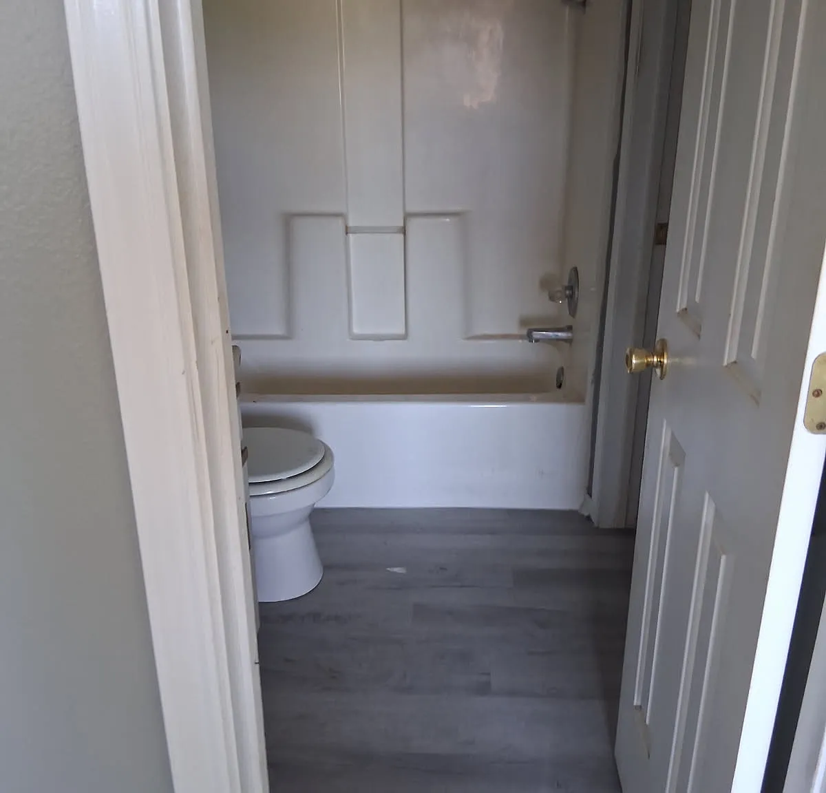 100 Bluebonnet Dr — Photo 2