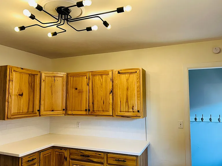 2038 Lewis Ave — Photo 4