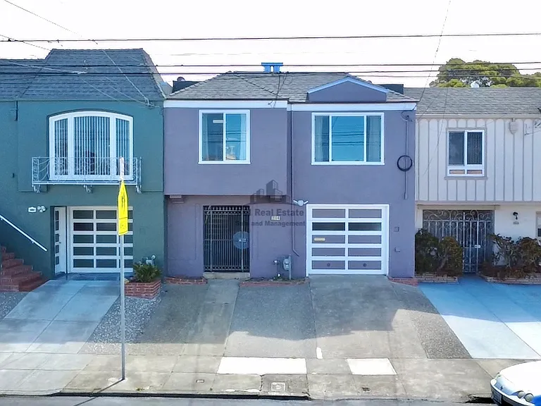 2114 35th Ave — Photo 2