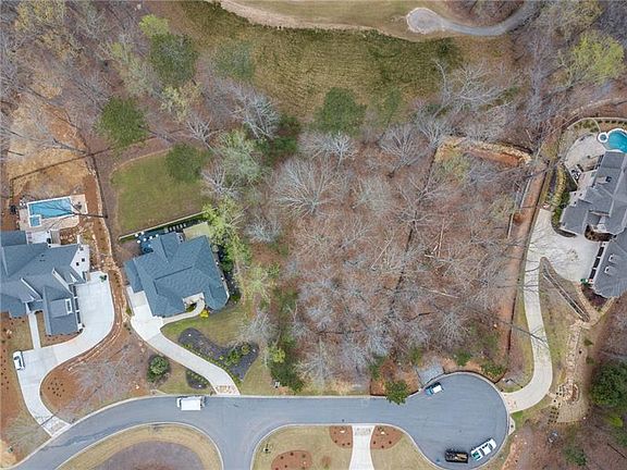 3rd image of 705 Founders Ct E