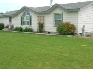 1710 Lake Rd, Burbank, WA 99323