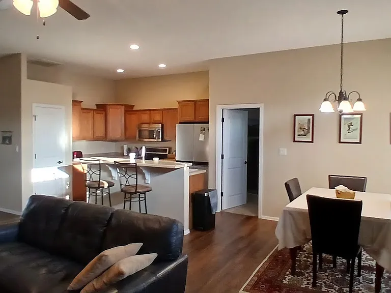450 Juniper St — Photo 4
