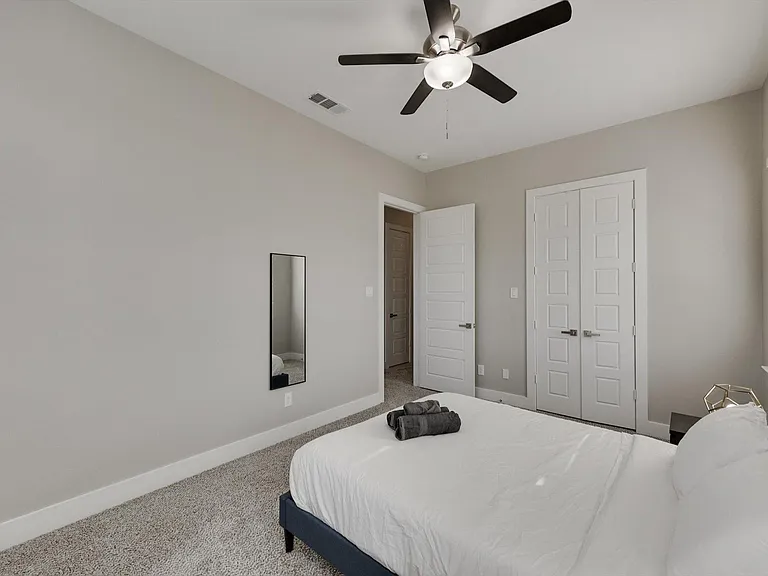3420 Nomas St — Photo 26
