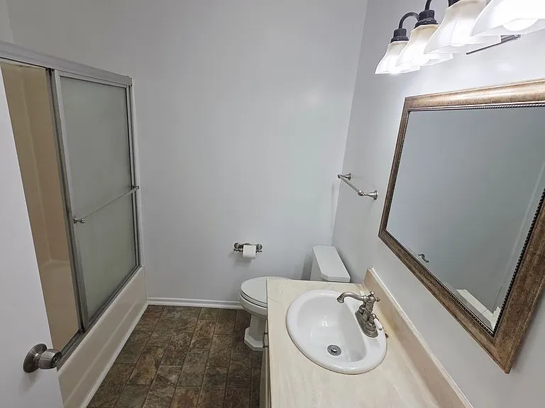 319 Concord St — Photo 13