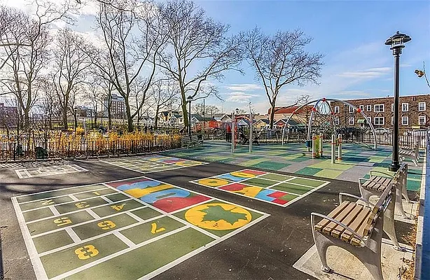 Sold by Remax Edge | media 29