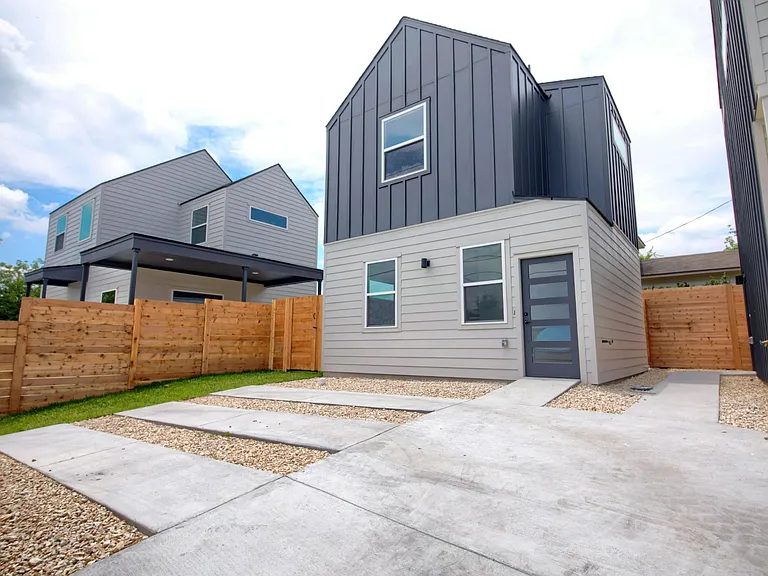 7315 Bennett Ave #1 — Photo 25