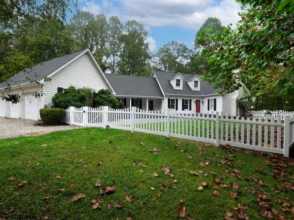 332 Timberbrook Ln, Clarksburg, WV 26330