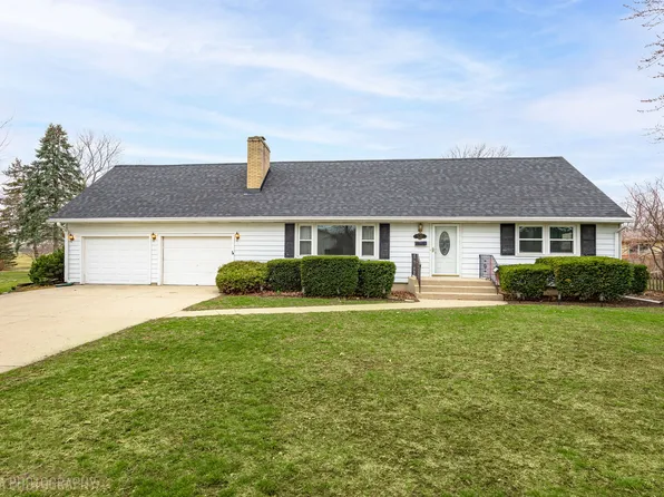 508 Crest Dr, Cary, IL 60013