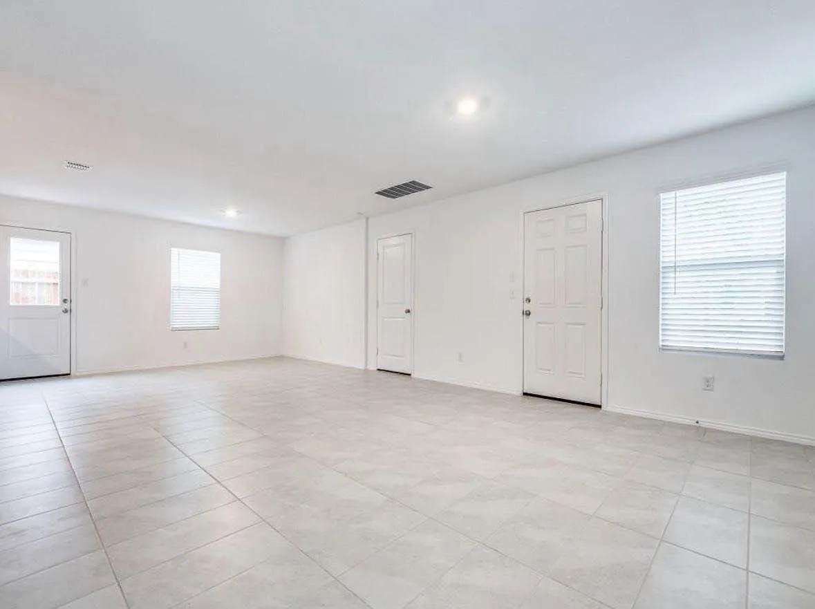 3601 Kinglet Ct — Photo 3