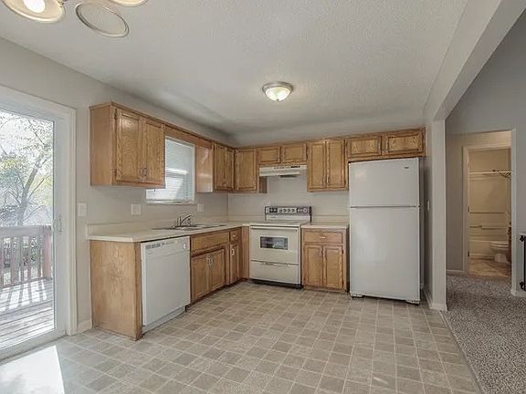 5th image of 8015 NW 79th Pl