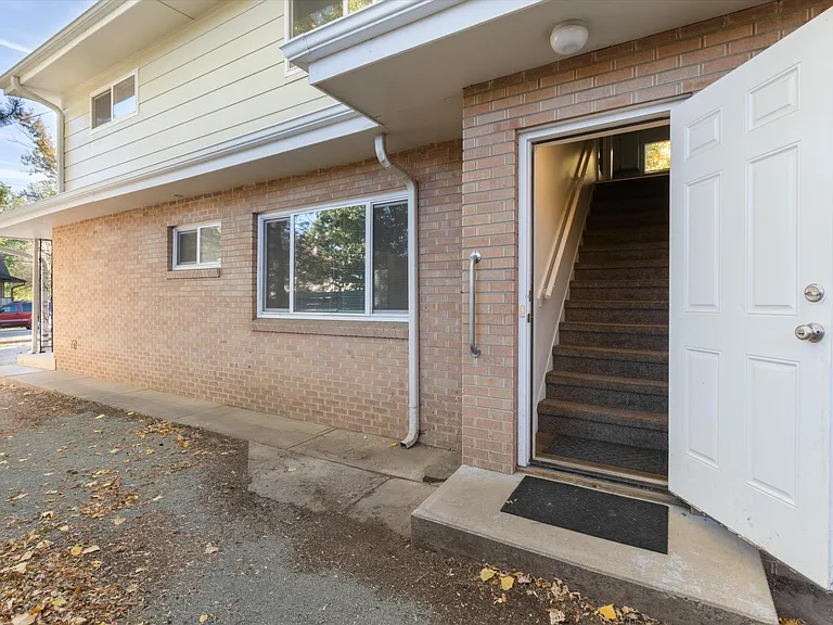 1323 Balsam Ave #2 — Photo 11