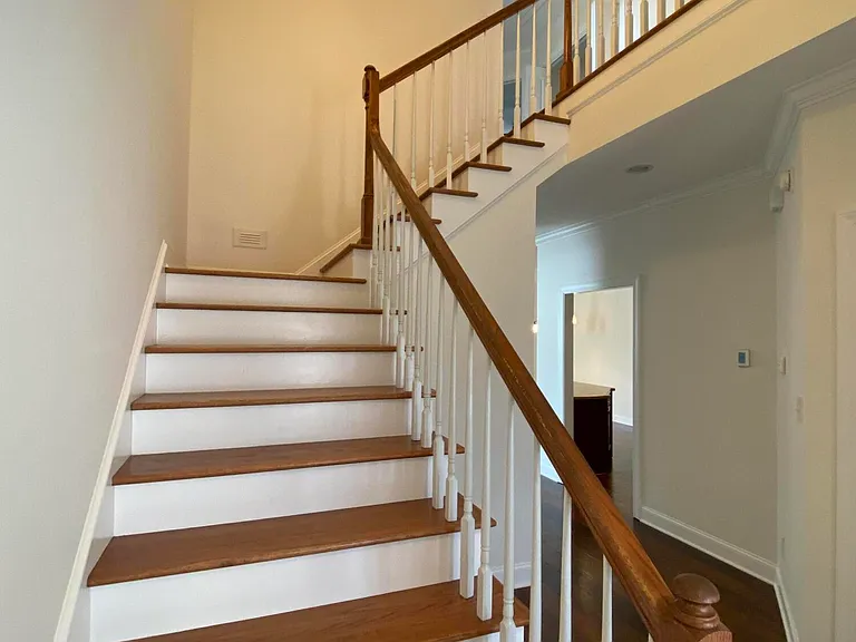 2059 A Cambria Dr — Photo 8