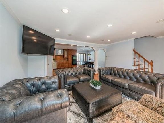 2nd image of 37 Suburbia Dr