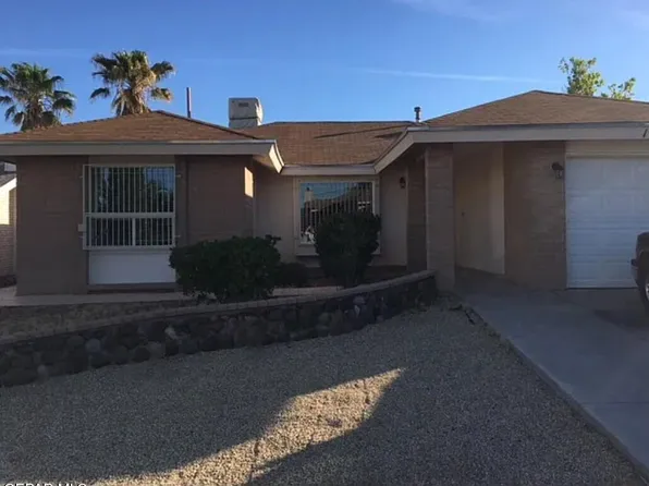 11817 Jim Thorpe Dr, El Paso, TX 79936