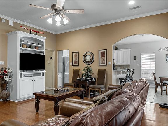 4th image of 4410 Pickering Pl