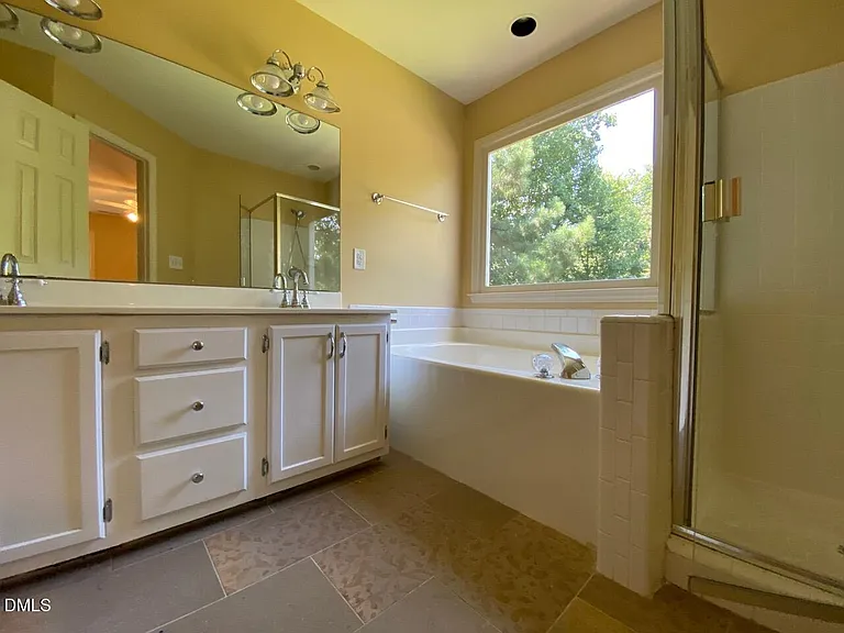 1704 Kingston Heath Way — Photo 12