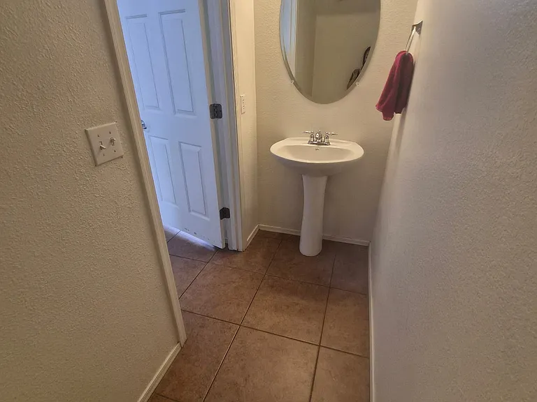 2404 E Calle Lena Verde — Photo 6
