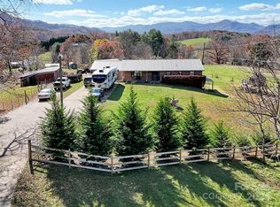 882 Queentown Rd, Canton, NC 28716