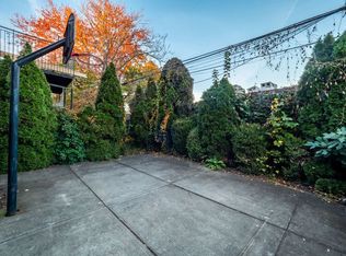 477 E 9th St, Brooklyn, NY 11218