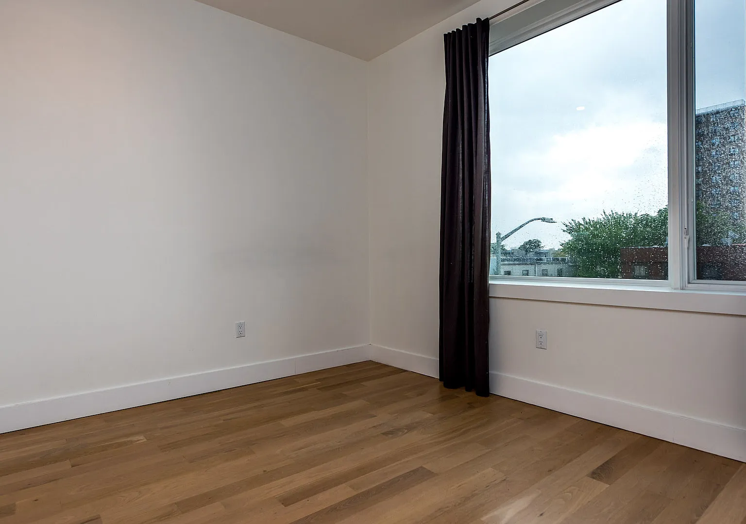 829 Willoughby Avenue — Photo 4