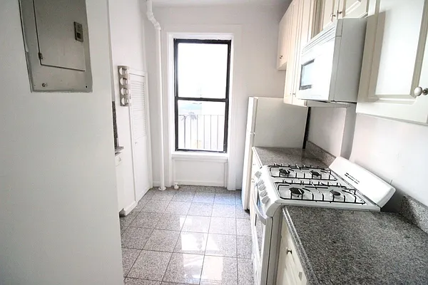 Rented by Luxor Homes & Investment Realty | media 20