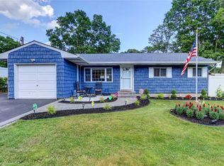 281 Pamlico Ave, Ronkonkoma, NY 11779