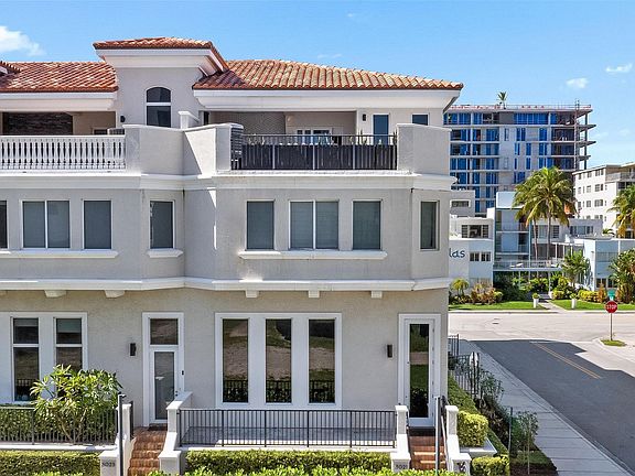 2nd image of 3021 Riomar Street