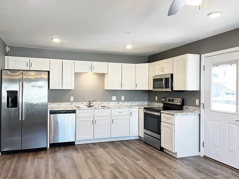 Creekside Townhomes — Photo 23