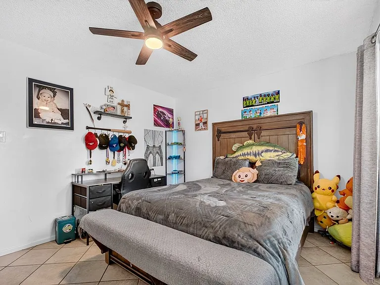 2409 Emerson Ct — Photo 43