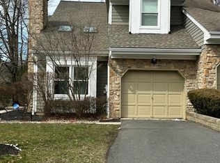 33 Springwood Ct, Princeton, NJ 08540