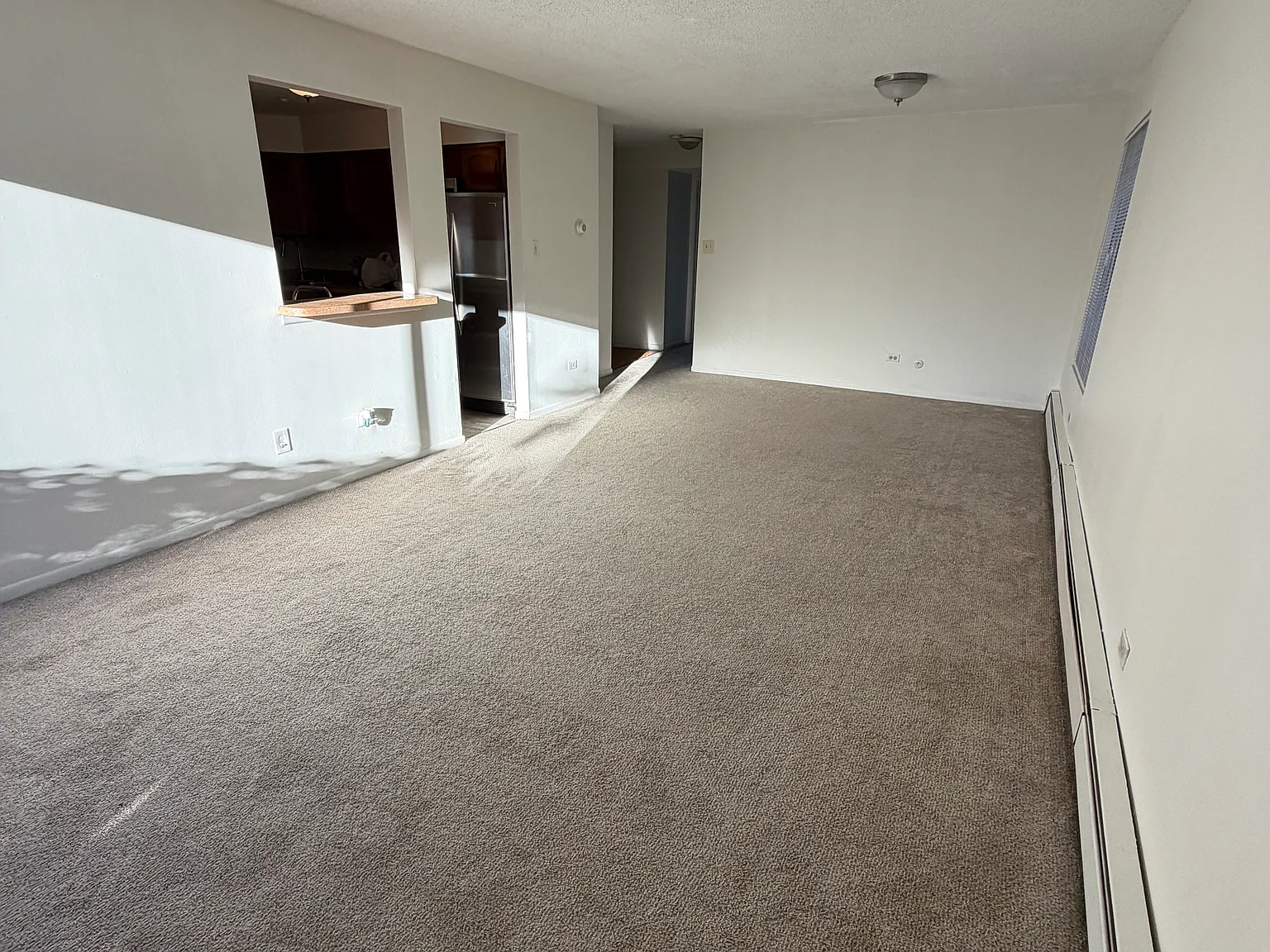 2 bed, 1.5 bath, 975 sqft, $2,000 — Photo 3