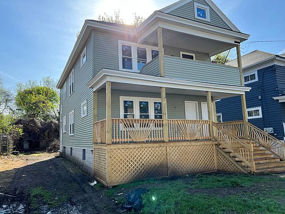 3rd image of 125-27 Hope Ave