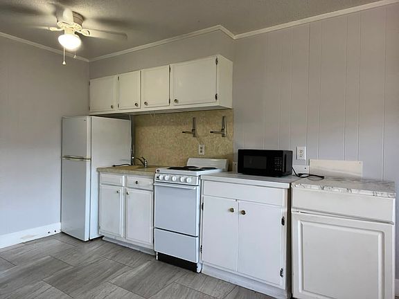 5th image of 818 Bay St #4