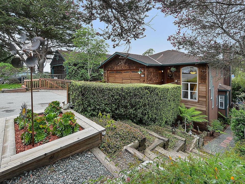 1st image of 379 Avenue Granada