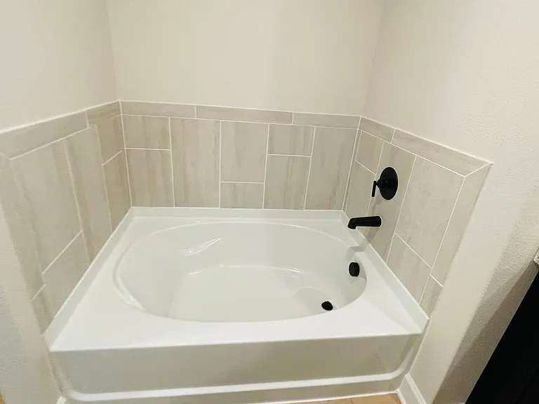 1320 Windermere Way — Photo 4
