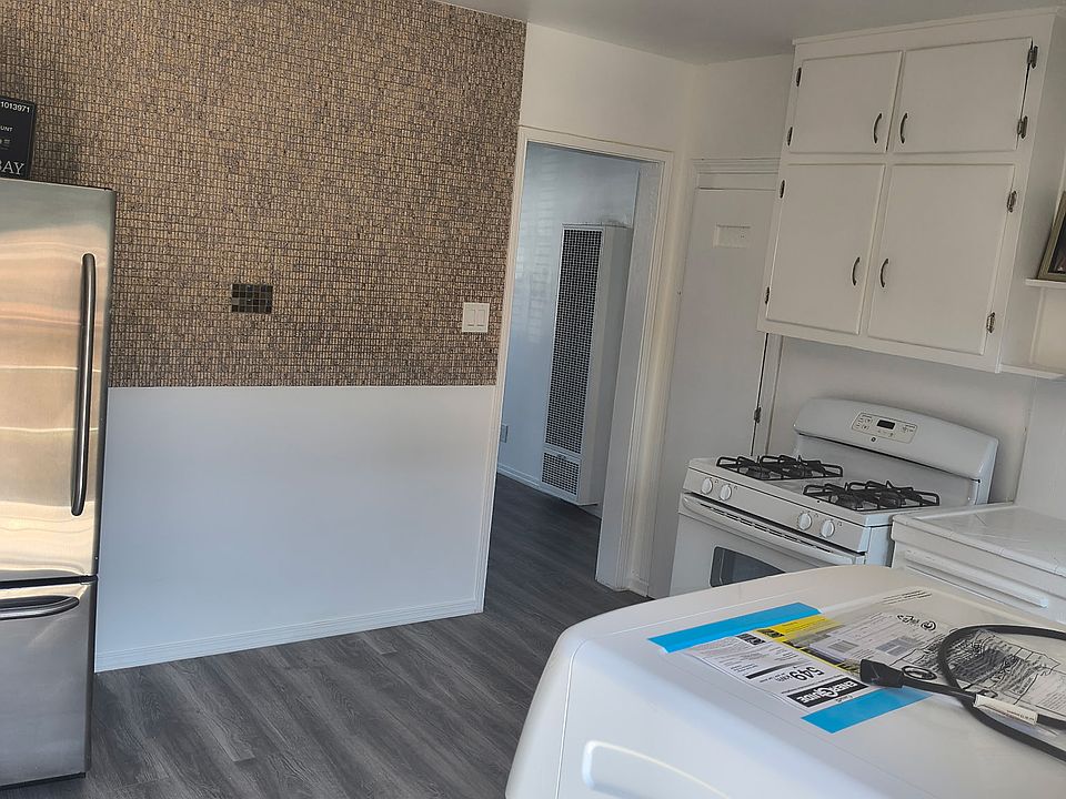 Kitchen 
Open house 8 AM to 5 PM every day