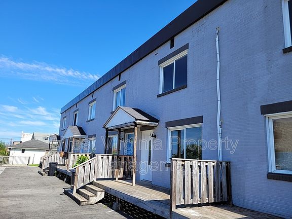 2nd image of 200 Lewis St #5