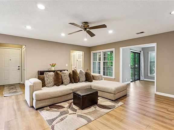 5th image of 843 Sentinel Rdg SW