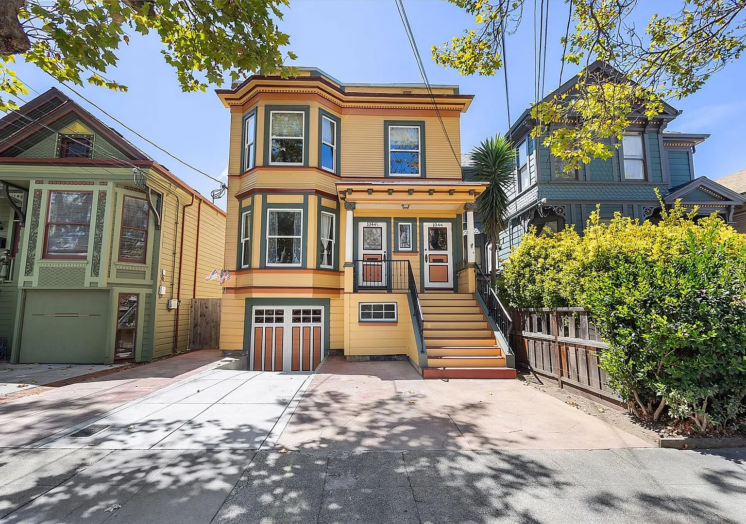 1044 1/2 Central Ave - LU — Photo 1