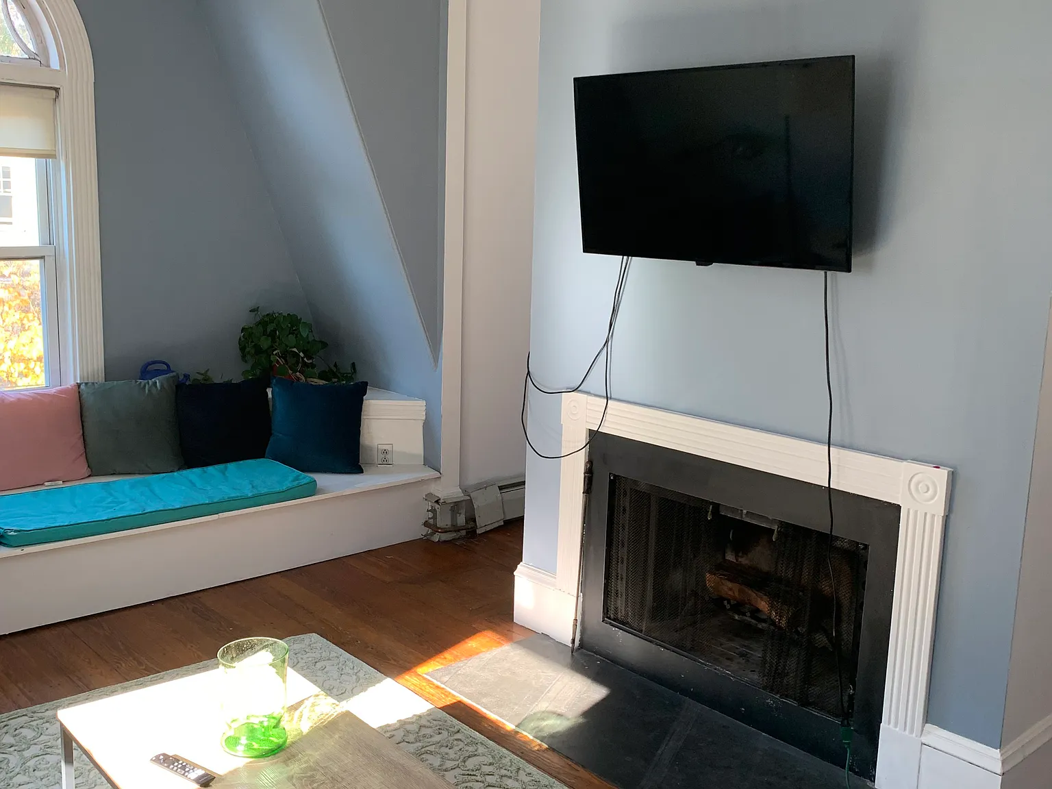 3 bed, 1220 sqft, $4,650 — Photo 3