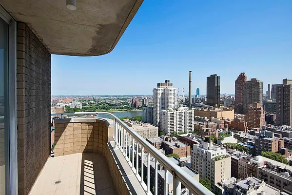 Rented by Level Group | media 33