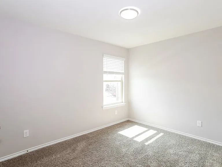 980 Alton Dr — Photo 13