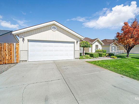5th image of 950 Arrow Wood Ct