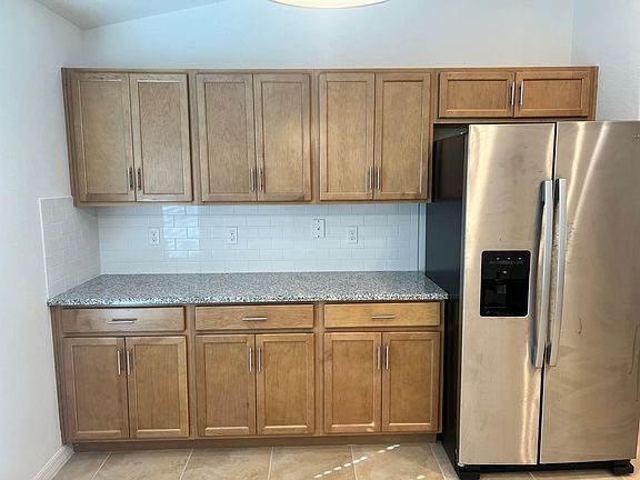 2nd image of 9 Poinfield Pl
