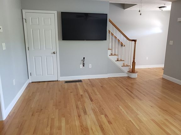 4th image of 800 Justin Dr Unit 3
