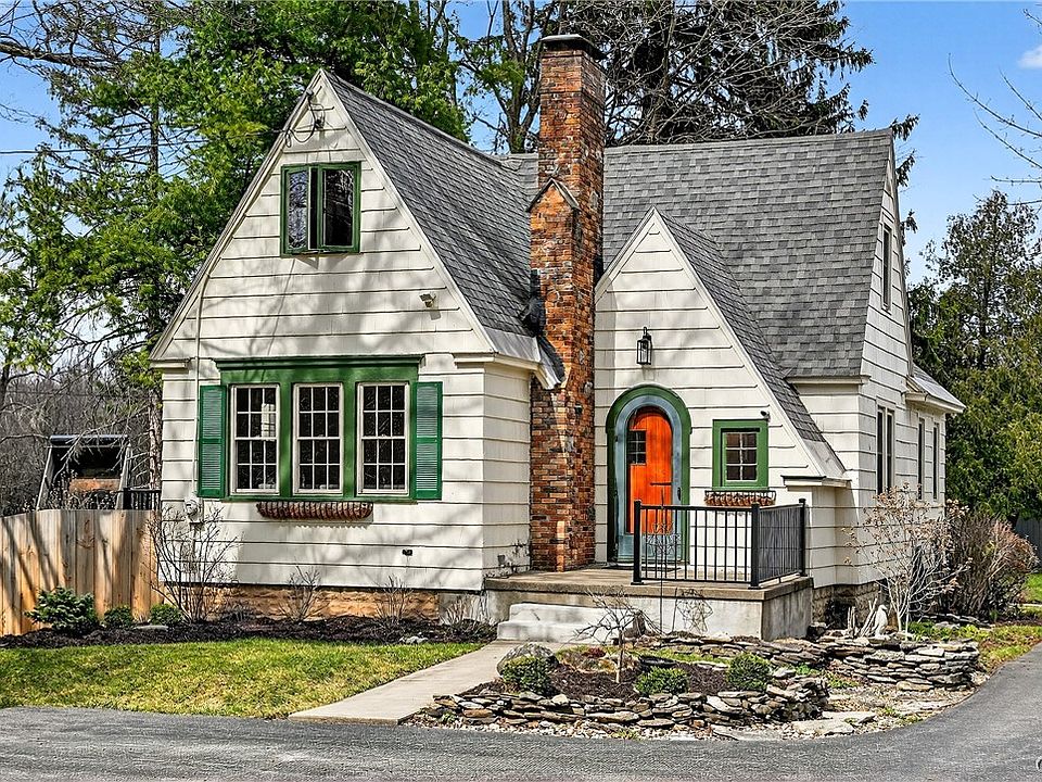 1st image of 6029 E Seneca Tpke