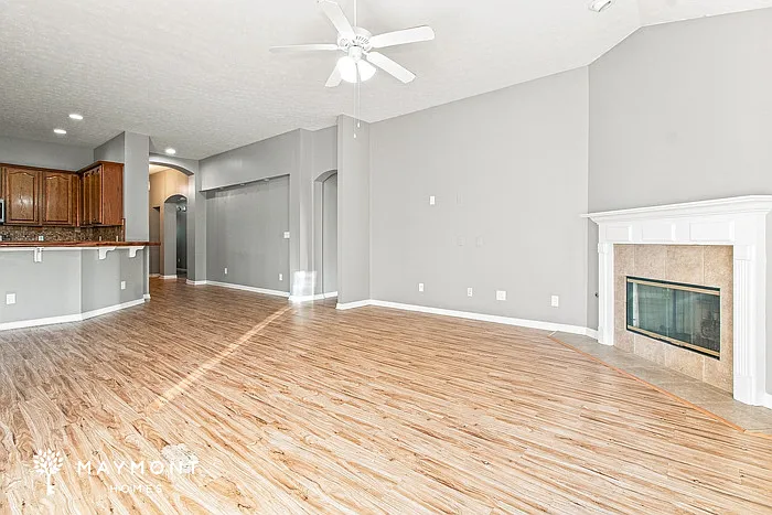 4 bed, 2.0 bath, 2221 sqft, $2,295 — Photo 4